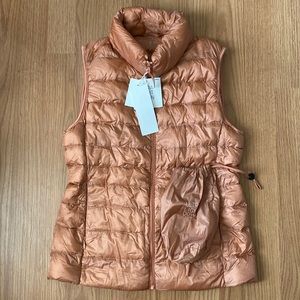 ❤️ Uniqlo Ultra Light Down Vest Size XS Light Orange NWT